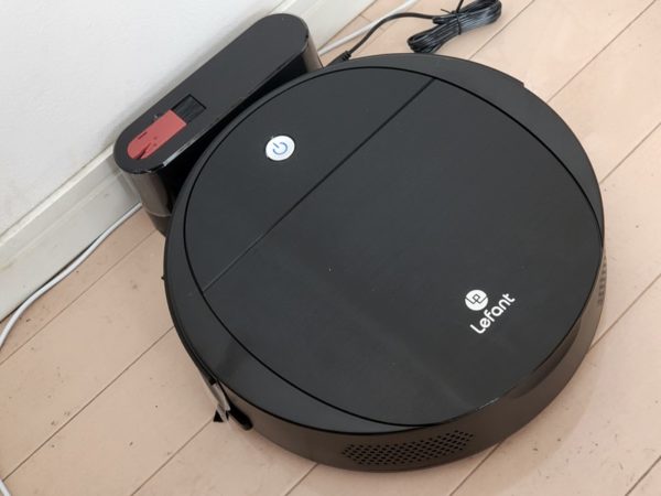 実機レビュー】「Lefant M213」ロボット掃除機～小型だから椅子の隙間 