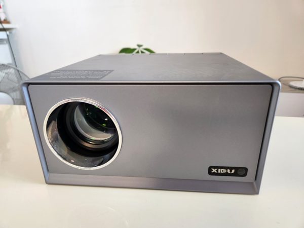 2万円前半で550ANSIルーメン! 「XIDU PhilBeam S1 プロジェクター 